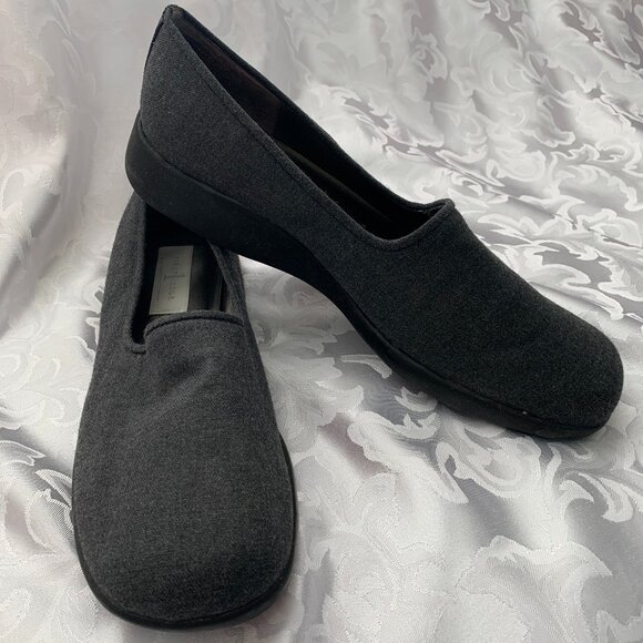 First Issue Shoes - First Issue Women's Gray Fabric Slip-on Shoes, Size 9.5 (NEW)